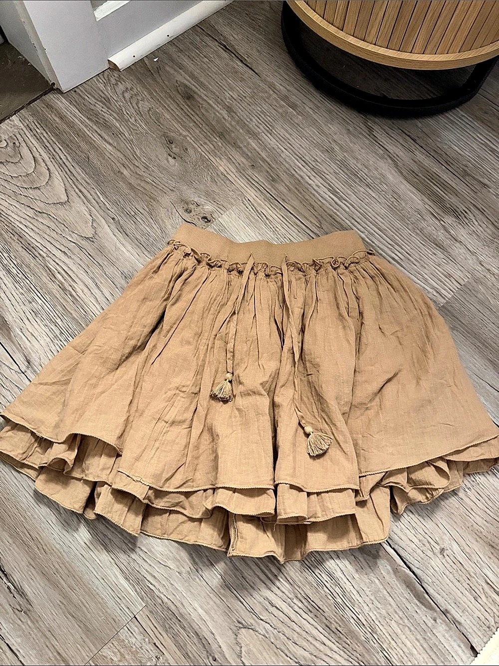 brown skirt